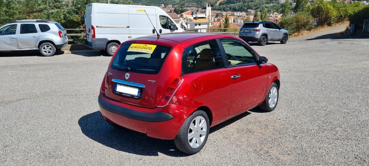 Lancia Ypsilon 1.3 Mjt 16V Argento-Ok Neopatentati