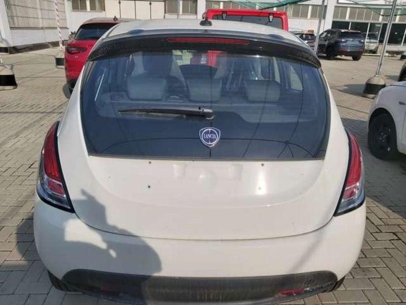 Lancia Ypsilon 1.0 FireFly Hybrid Oro