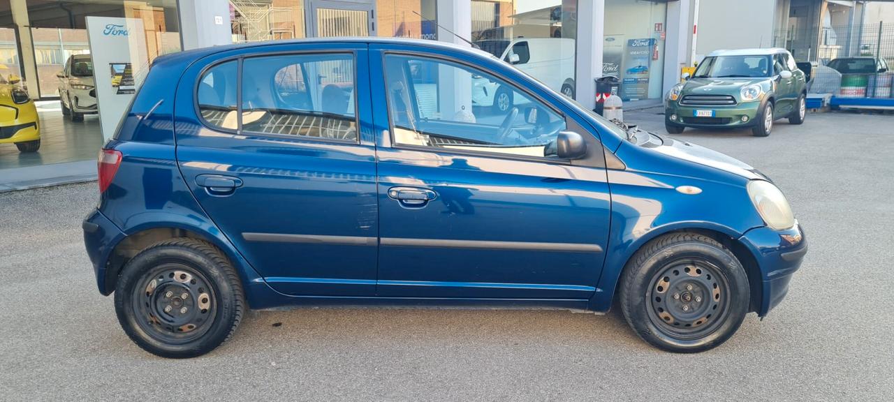 Toyota Yaris 1.0i 16V cat 5 porte Sol