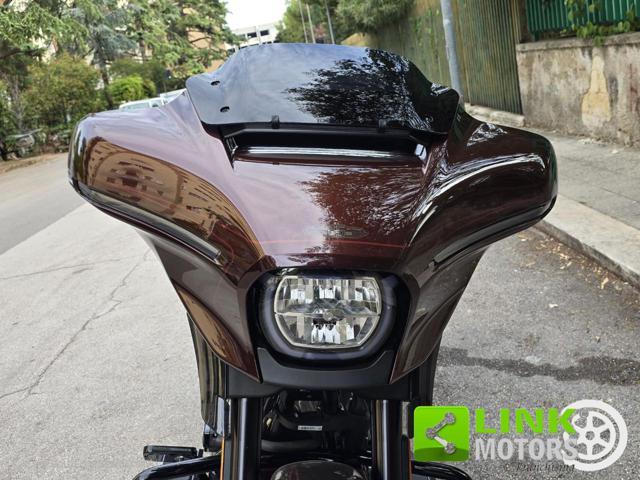 HARLEY-DAVIDSON CVO Street Glide 25th