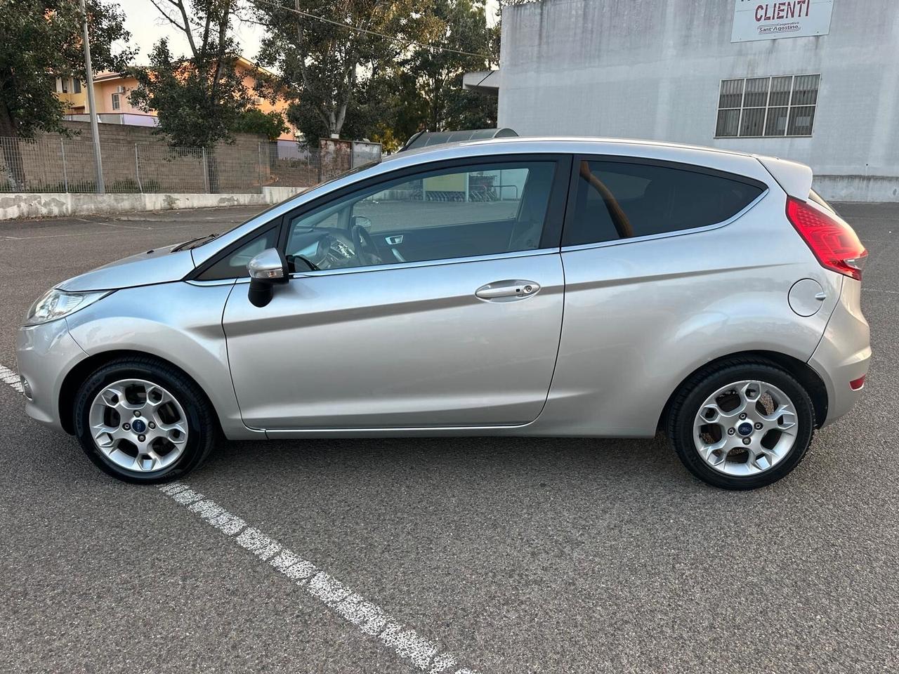 Ford Fiesta 1.4 TDCi 70CV 5 porte Titanium