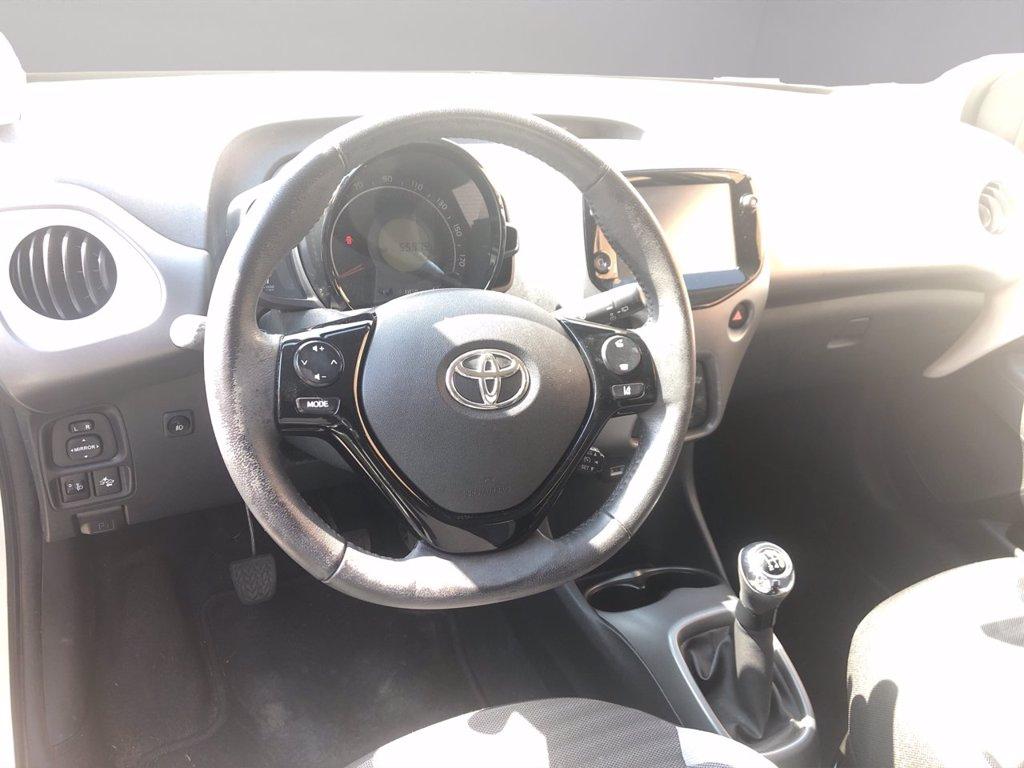 TOYOTA Aygo 5p 1.0 x-play 72cv del 2019