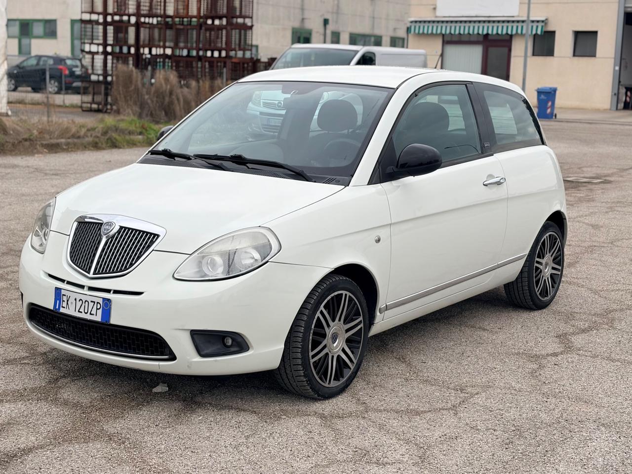 Lancia Ypsilon 1.2 benzina 2011 Platinum