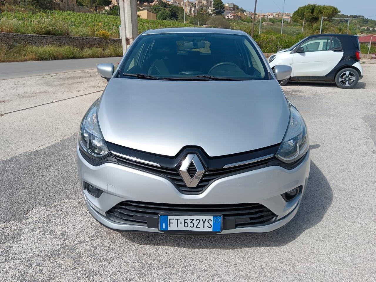 Renault Clio dCi 8V 90 CV EDC 5 porte Moschino Intens CAMBIO AUTOMATICO