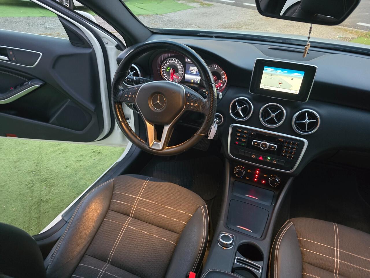 Mercedes A 180 CDI 109CV Premium 150000KM-2014