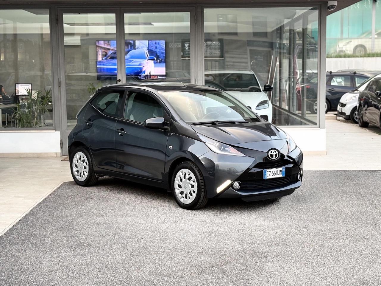 Toyota Aygo 1.0 Benzina 69CV E5 Automatica - 2015