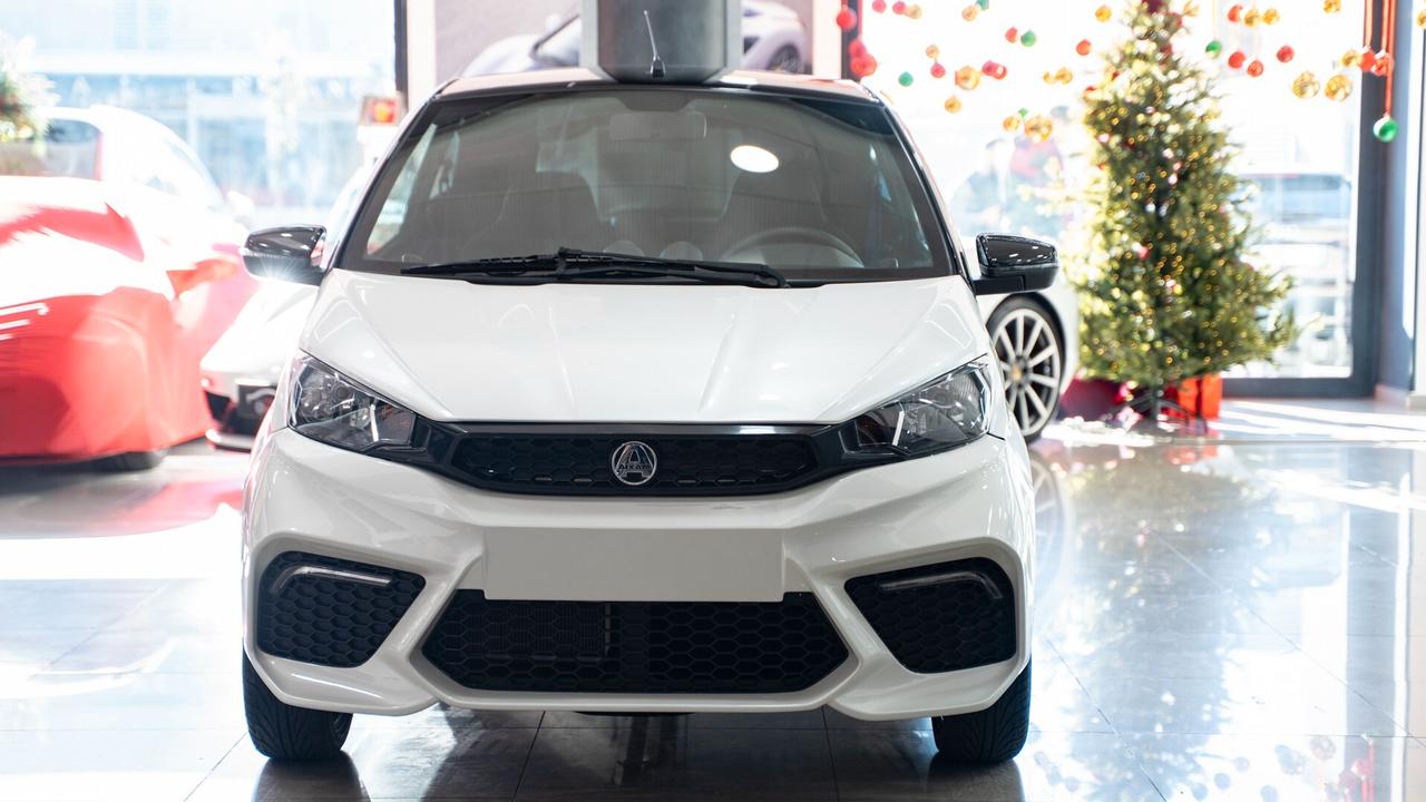 Aixam Coupe GTI COUPE' 16" ALPINE LED CARPLAY PELLE FULL OPTIONAL