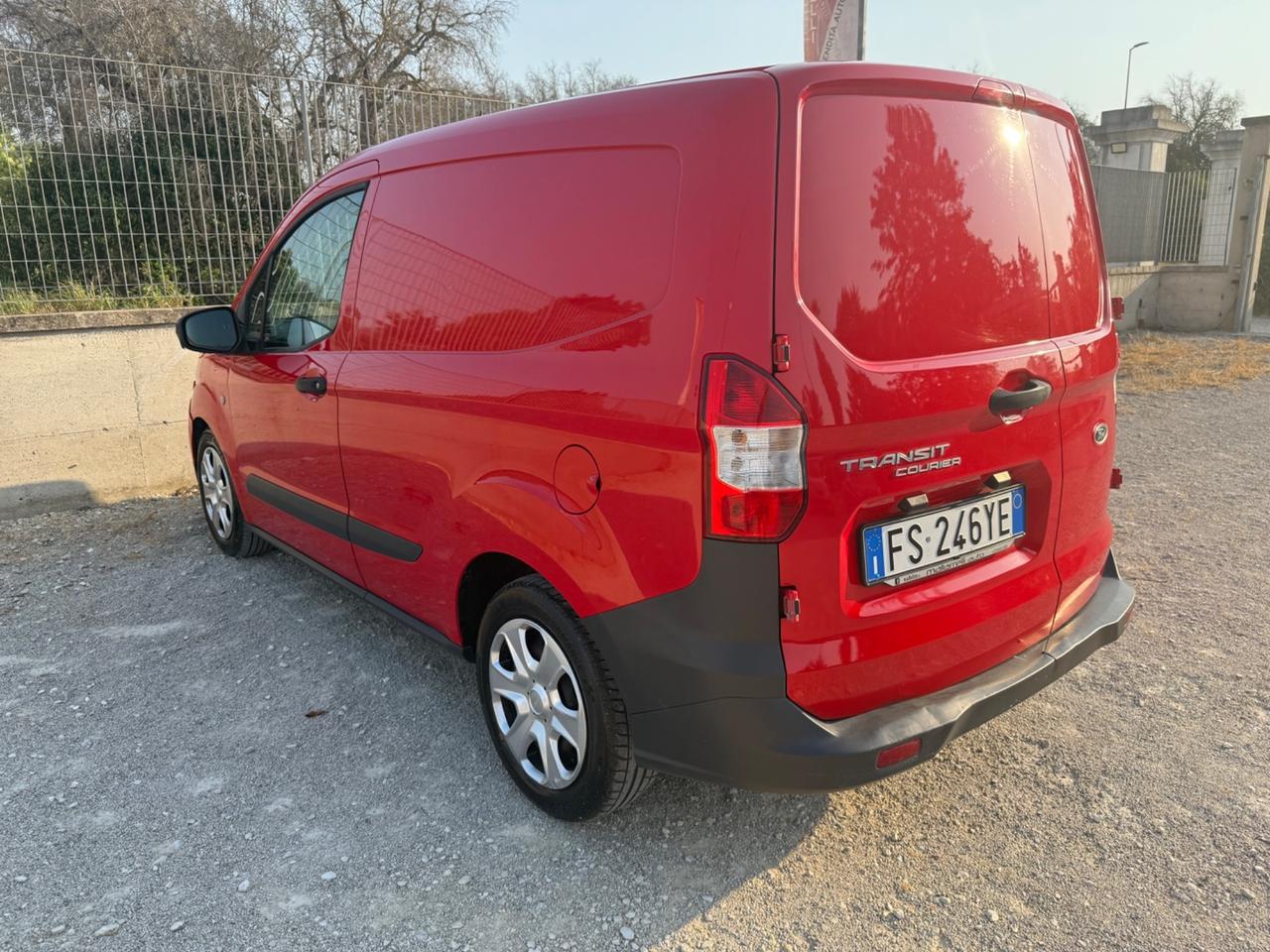 Ford Transit Courier 1.5 TDCi 75CV Van Trend