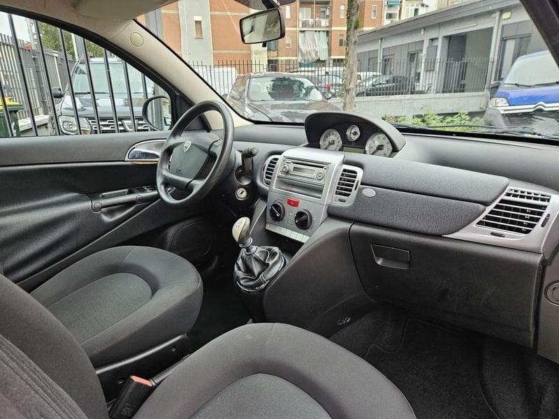 Lancia Ypsilon Ypsilon 1.2 8v Unyca
