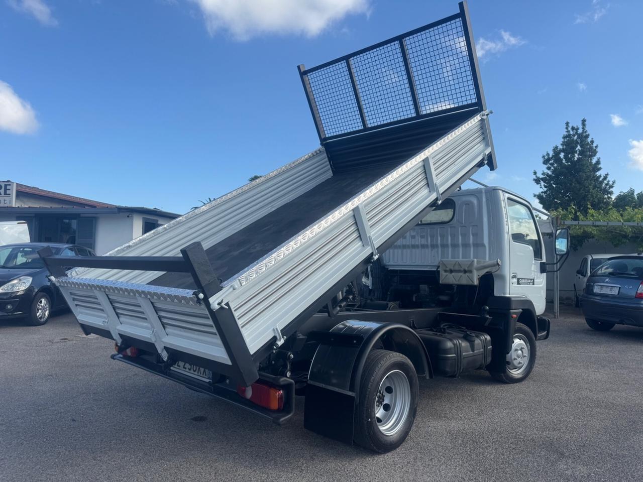 Nissan Cabstar 3.0 TDI Ribaltabile Trilaterale