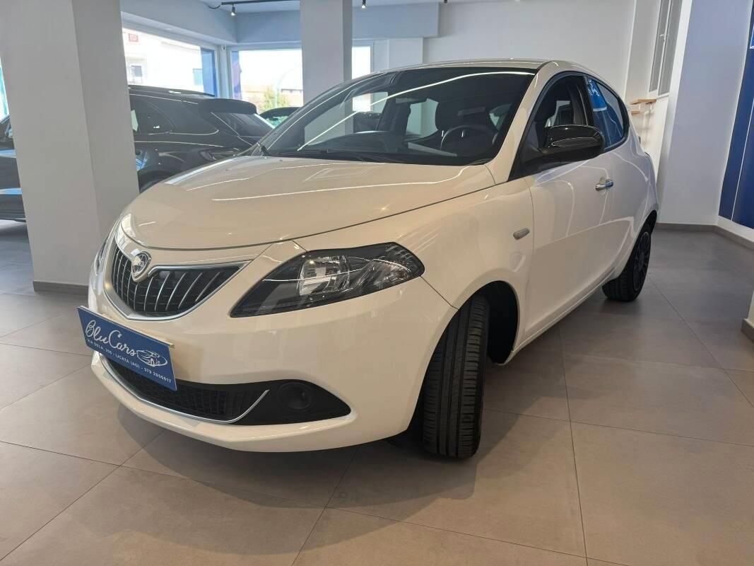Lancia Ypsilon III 1.0 firefly hybrid Silver s&s 70cv