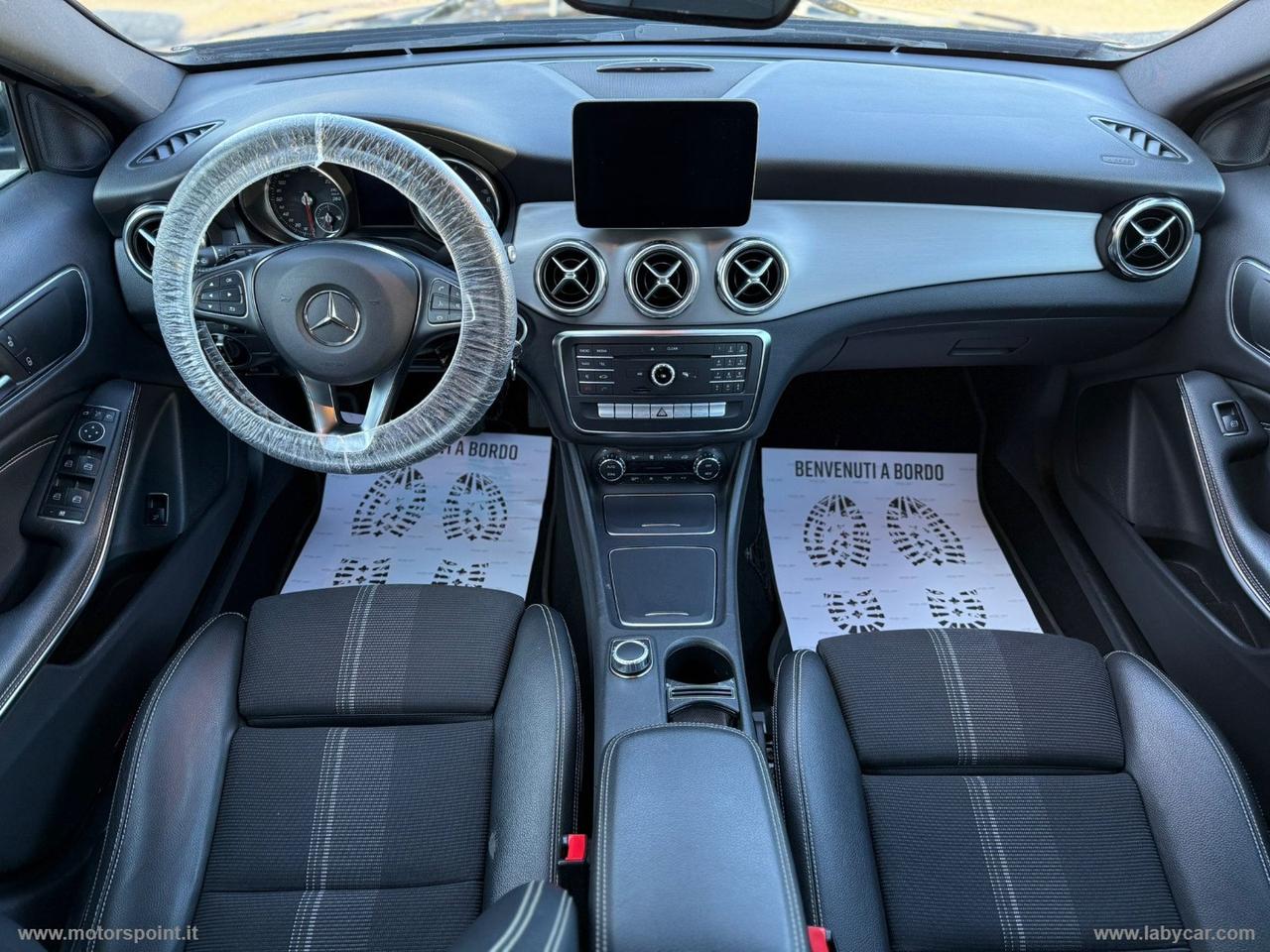 MERCEDES-BENZ GLA 200 d Automatic Premium