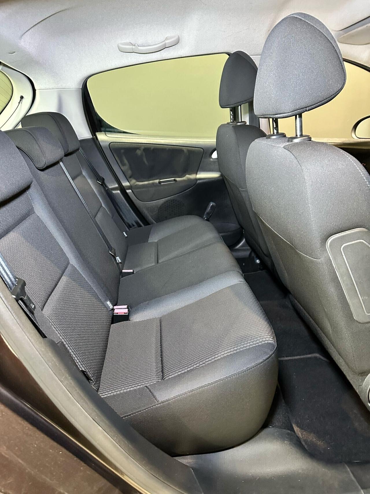 Peugeot 207 1.4 8V 75CV 5p. SPECIAL EDITION