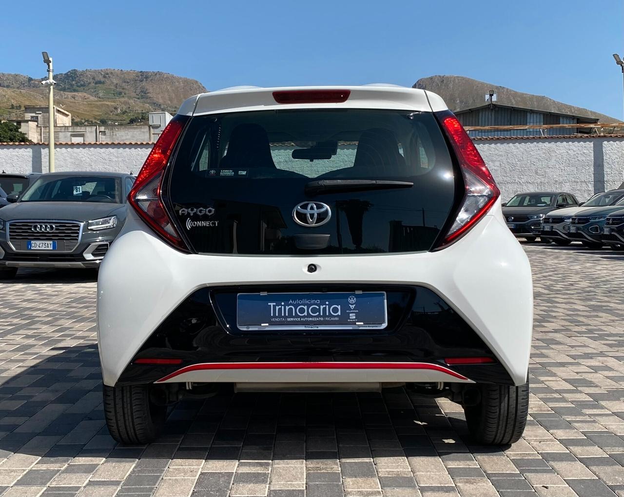 Toyota Aygo 1.0 x-play 72CV 5 porte