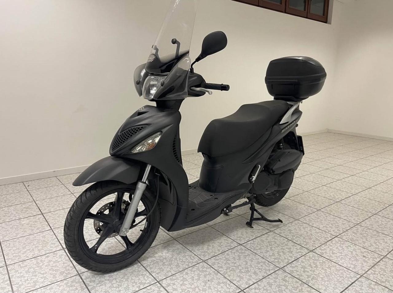 Suzuki Sixteen 150
