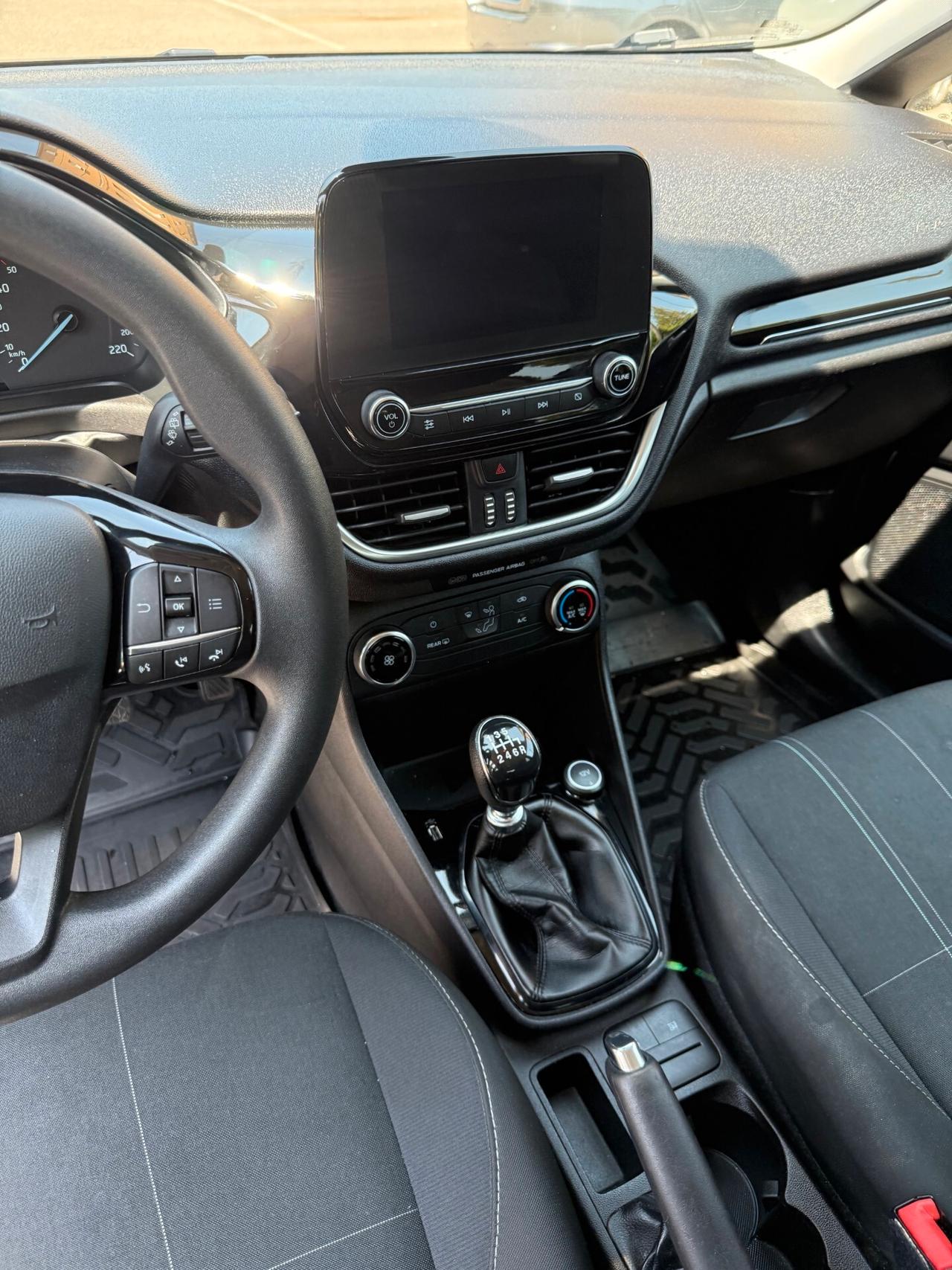 Ford Fiesta 1.5 TDCI - NEOPATENTATI - 12 MESI GARANZIA -