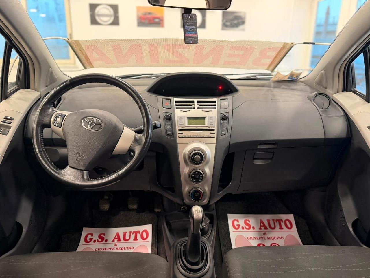 Toyota Yaris 1.0 5 porte Sol