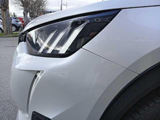 Peugeot 2008 PureTech 130 S&S EAT8 GT