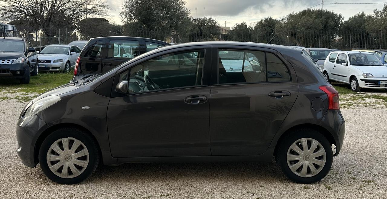 Toyota Yaris 1.3 5pt Benz Navi 2007 Garantita