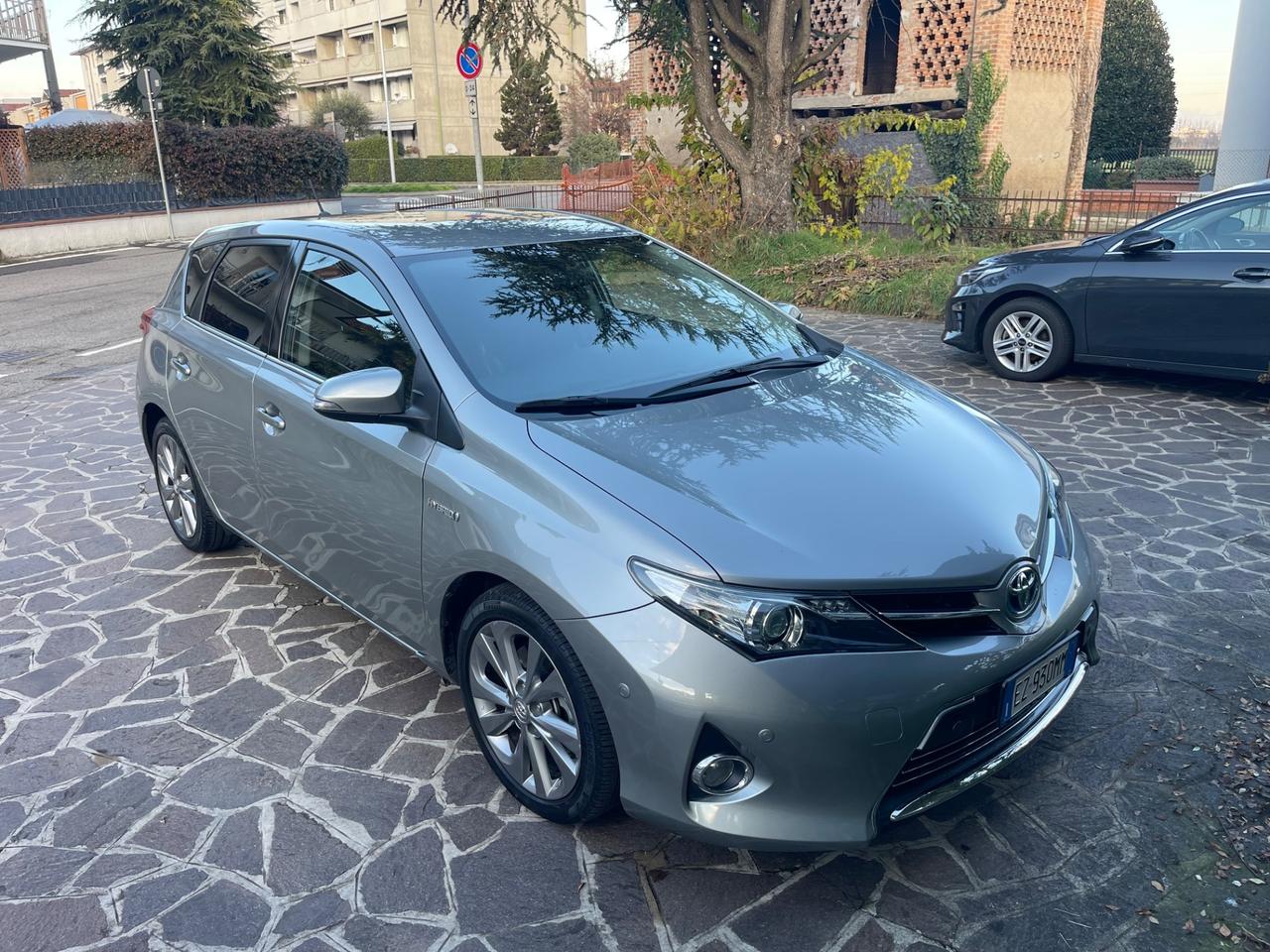 Toyota Auris 1.8 Hybrid Lounge