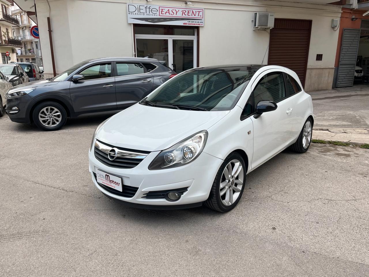 Opel Corsa 1.4 16V 3 porte Sport