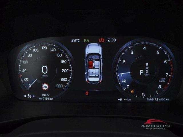 VOLVO XC40 T2 Geartronic Momentum