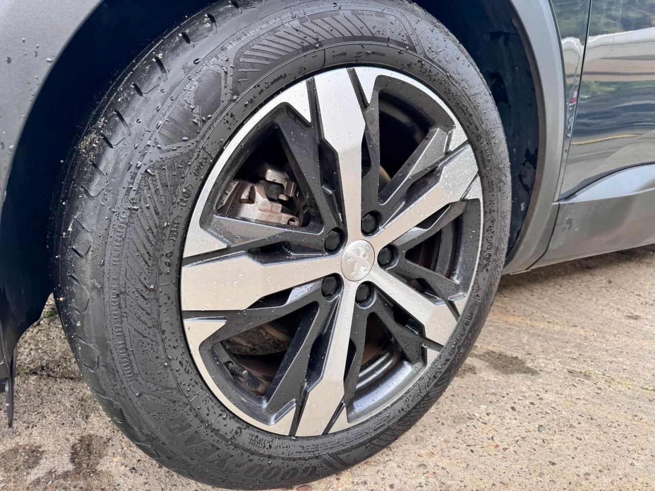 Peugeot 3008 BlueHDi 130 S&S EAT8 Allure