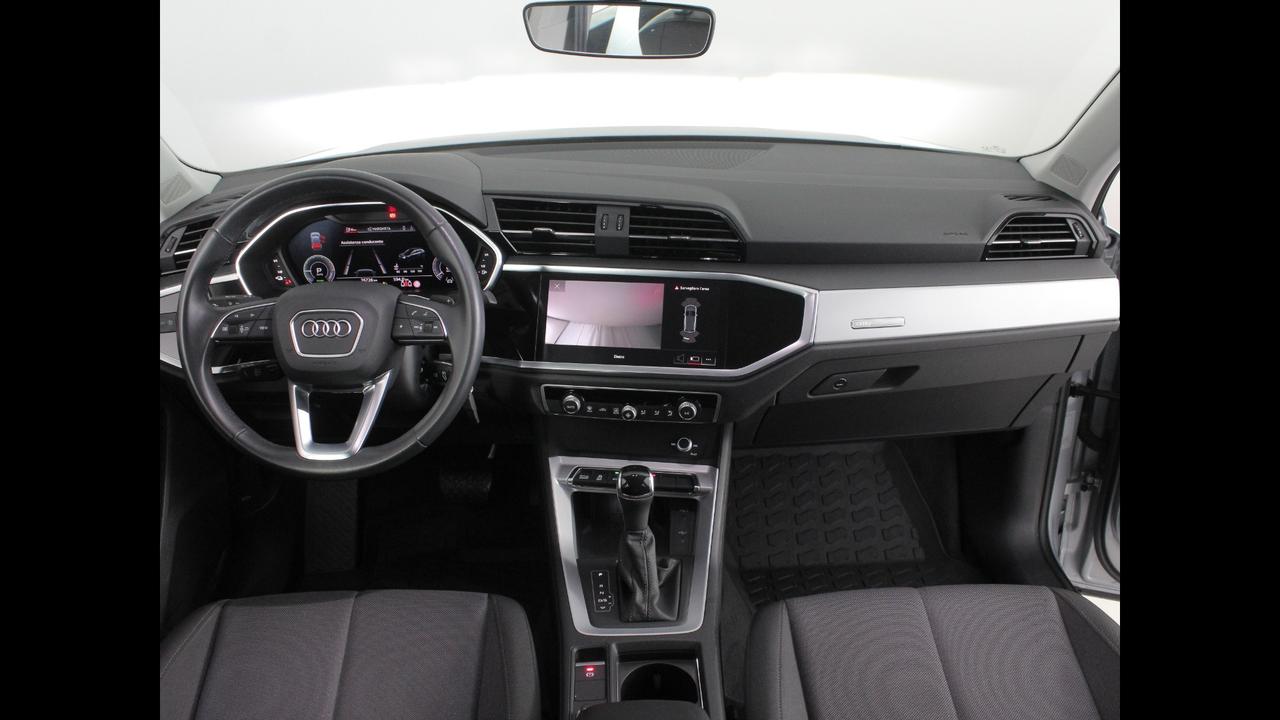 AUDI Q3 II 2018 - Q3 45 1.4 tfsi e Business s-tronic