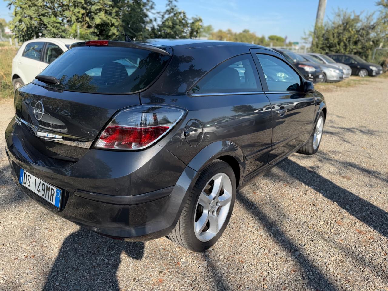 Opel Astra GTC 1.7 CDTI 125CV 3 porte Cosmo