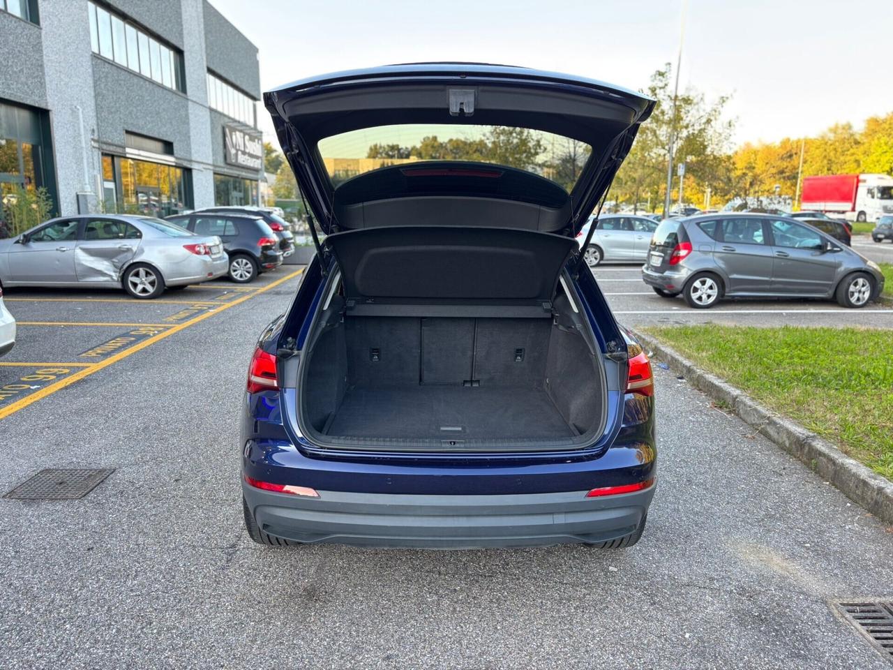 Audi Q3 S tronic quattro NAVI CARPLAY LED CERCHI NERI TOP