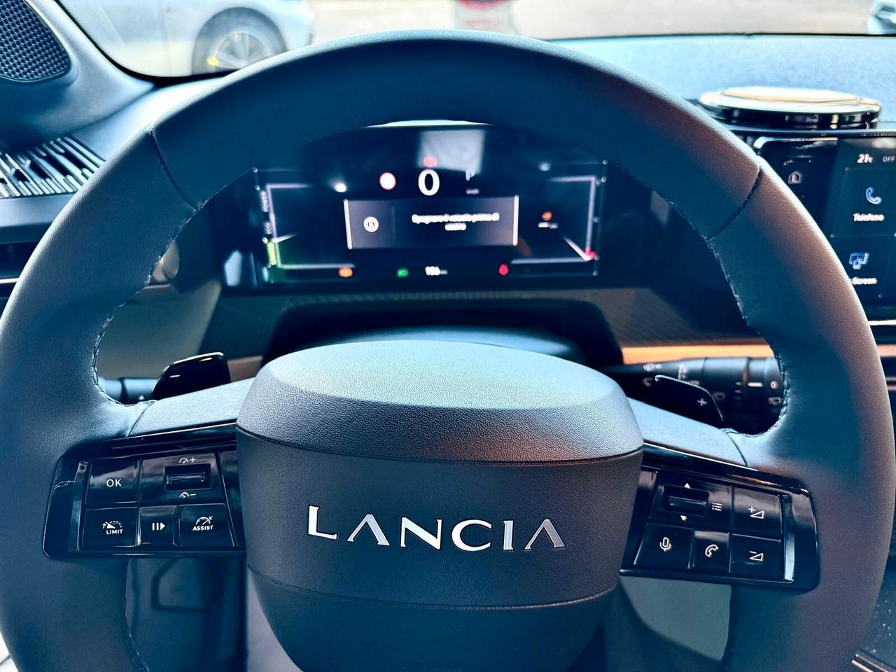 Lancia Ypsilon Hybrid e-DCT