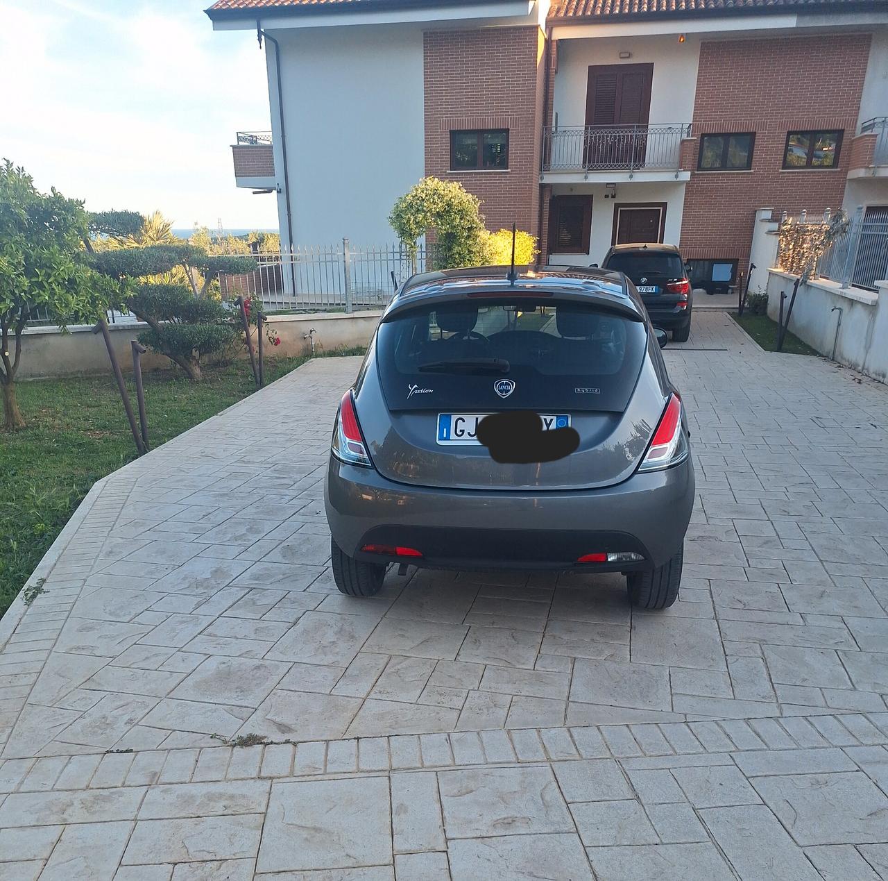 Lancia Ypsilon 1.0 FireFly 5 porte S&S Hybrid Silver Plus