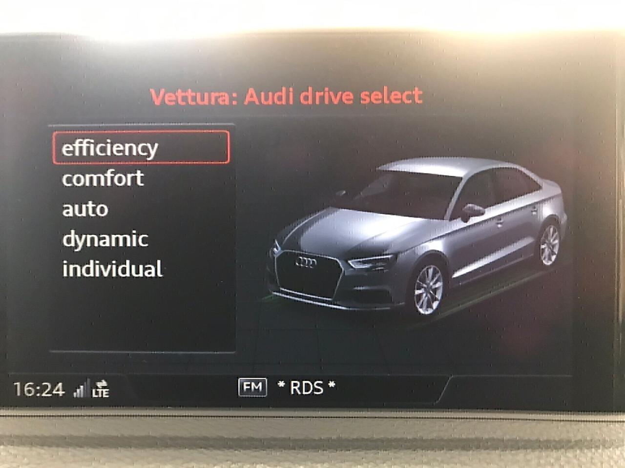 Audi A3 TDI S-LINE km 70000 IVA ESPOSTA 7/2019