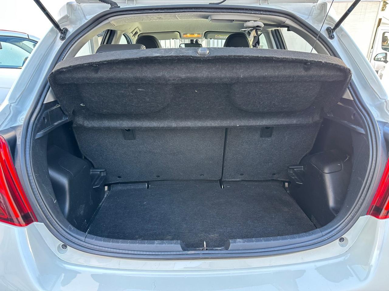 Toyota Yaris 1.4 D-4D 5 porte Lounge