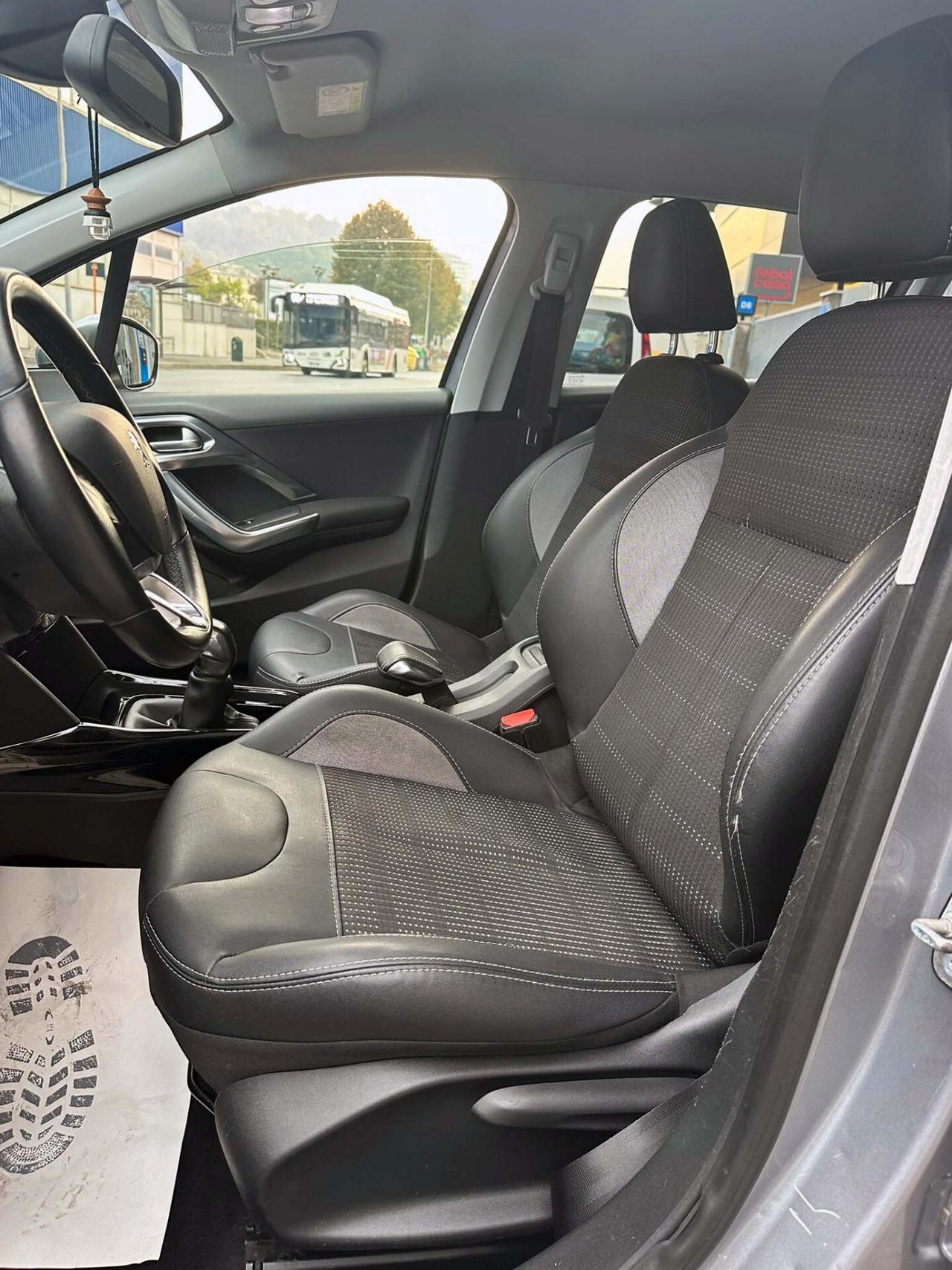 Peugeot 2008 BlueHDi 100 CV Black Matt 2 Proprietari Retrocamera Grip Control