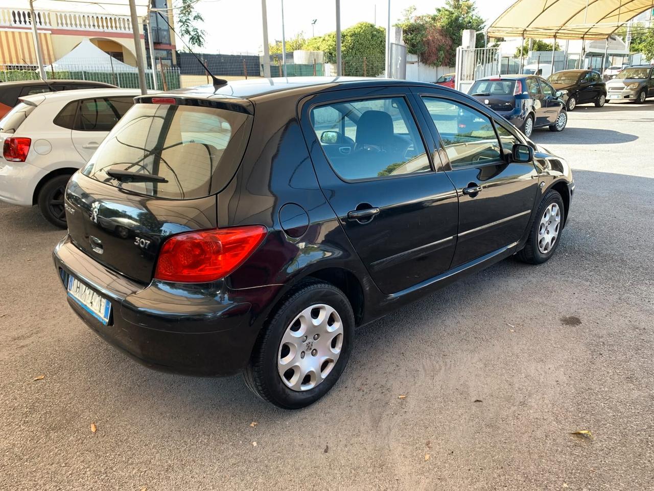 Peugeot 307 1.4 Benz. 88cv 5p. D-Sign