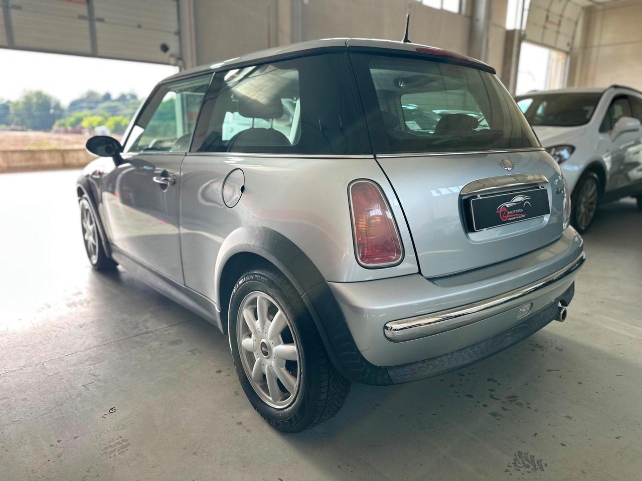 Mini 1.6 16V One de luxe NEOPATENTATI