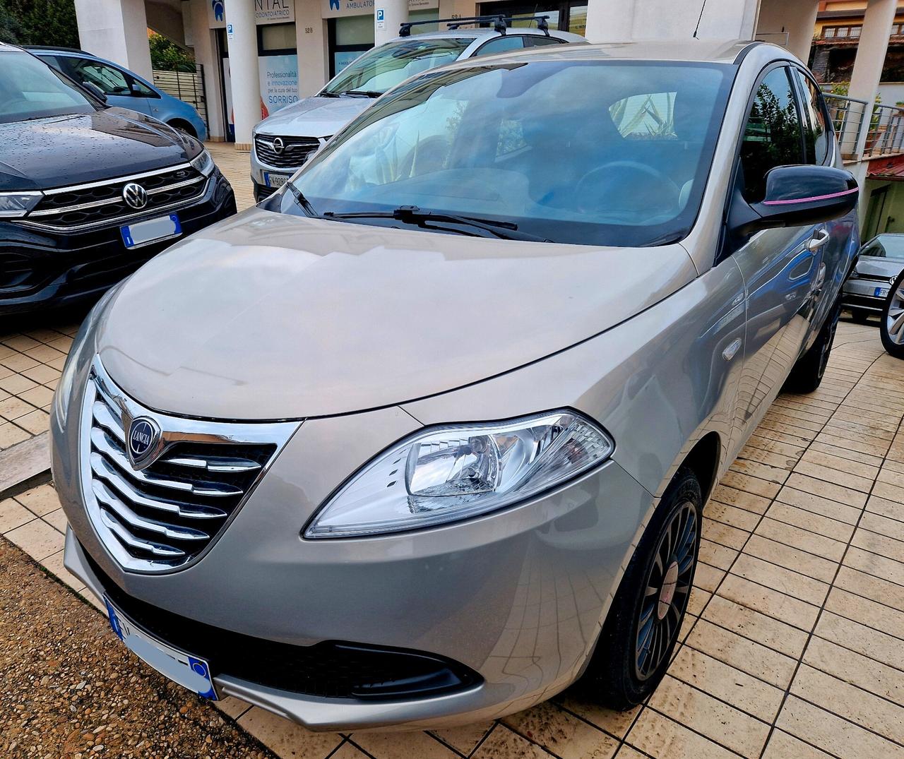 Lancia Ypsilon 0.9 TwinAir 85 CV 5 porte Metano Ecochic Elefantino