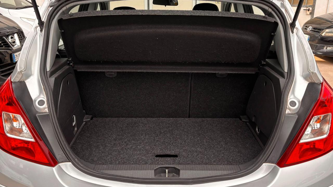 Opel Corsa 1.4 16V 5 porte Enjoy