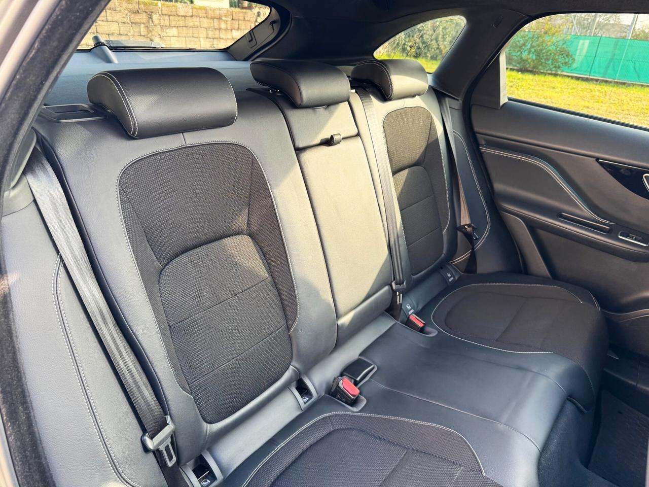 Jaguar F-Pace 2.0 R-Sport AWD 180cv my19 | PREZZO PROMO