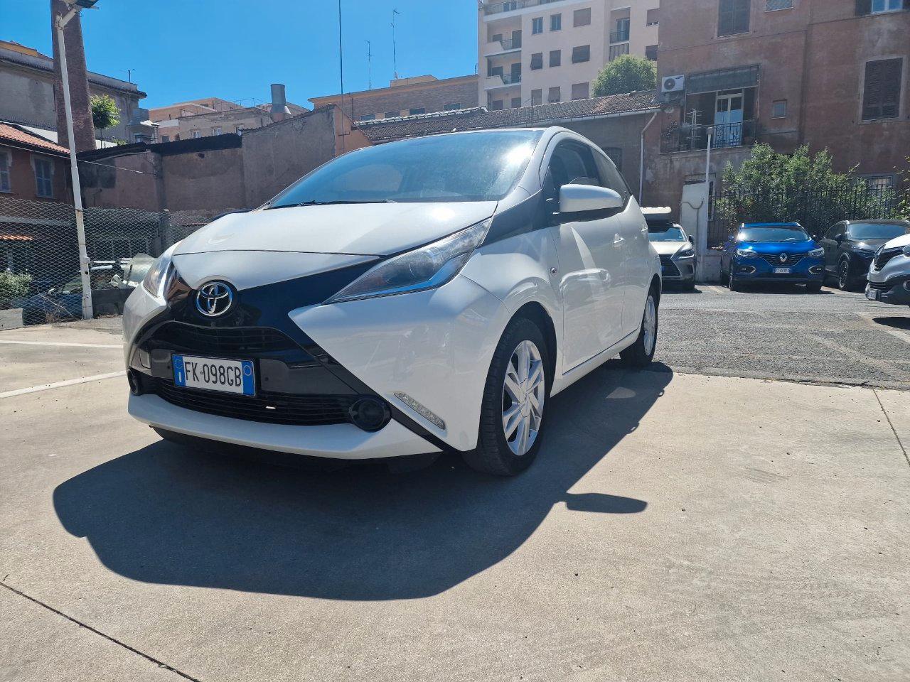 Toyota Aygo 5 Porte Aygo 5p 1.0 x-cite m-mt