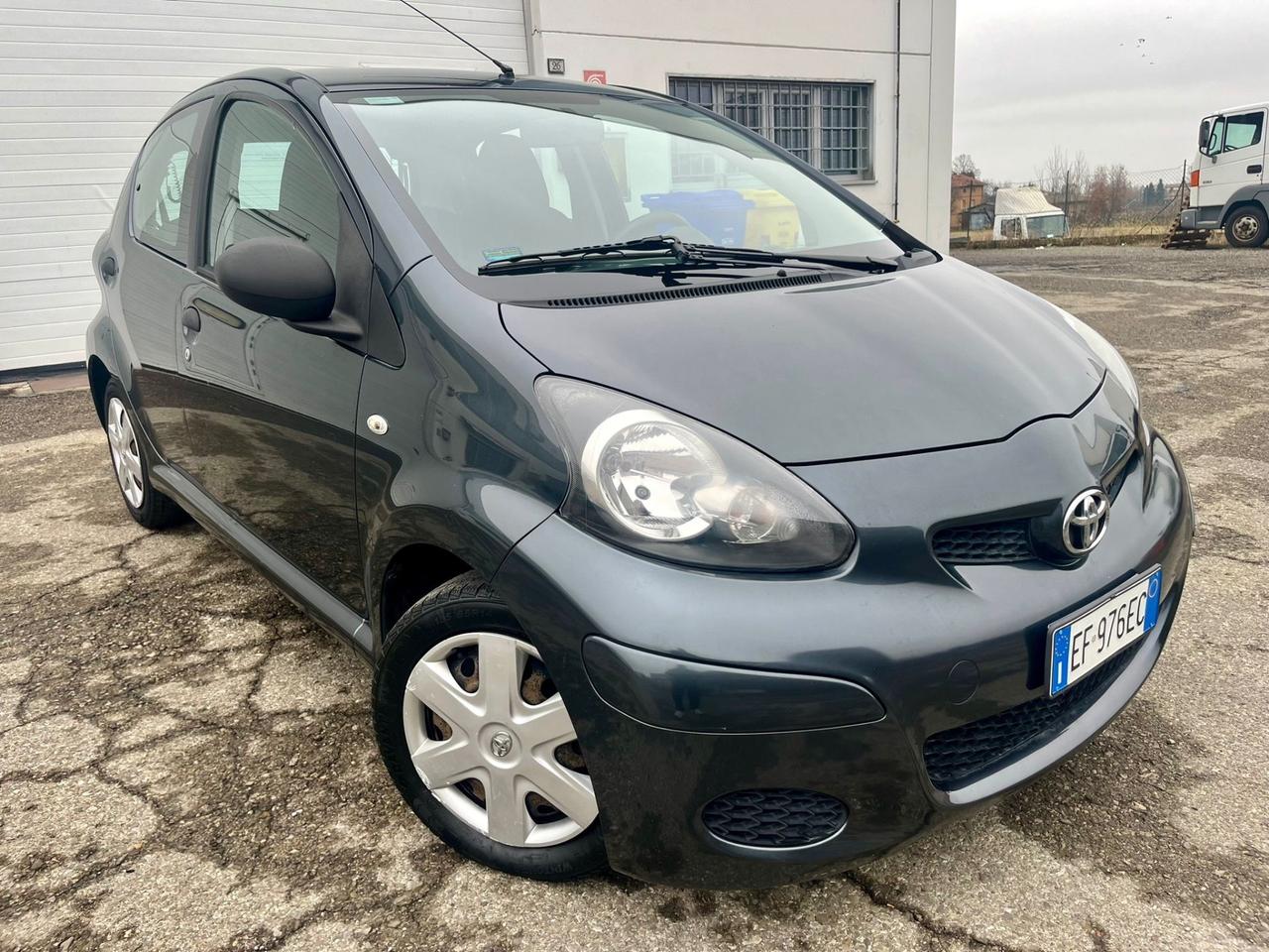 Toyota Aygo 1.0benz 2011 141.000km perfetta per neopatentati