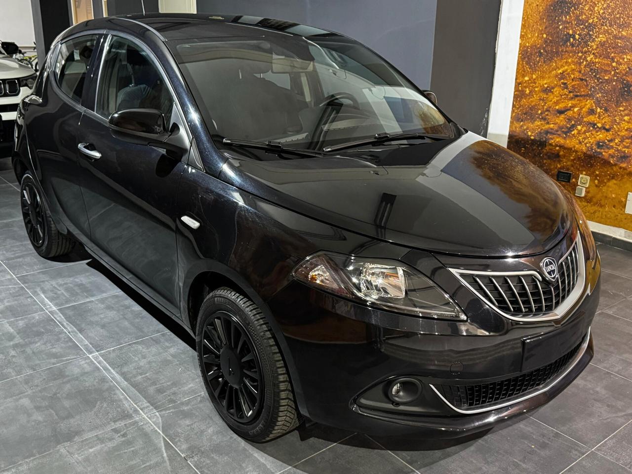 Lancia Ypsilon 1.0 FireFly 5 porte S&S Hybrid Gold