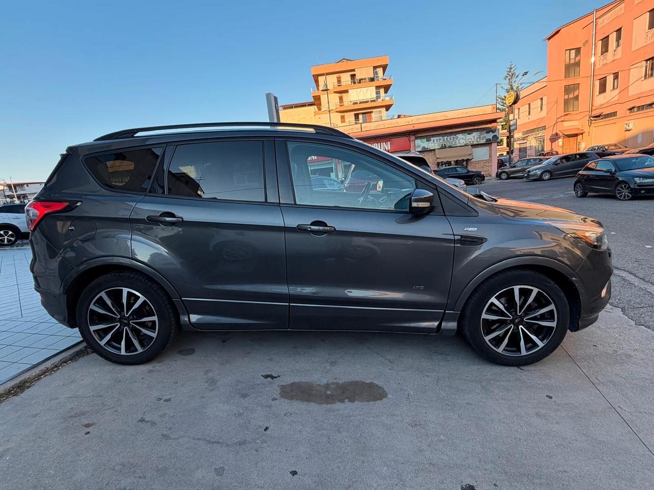 Ford Kuga 2.0 TDCI 150 CV S&S 4WD Powershift ST-Line