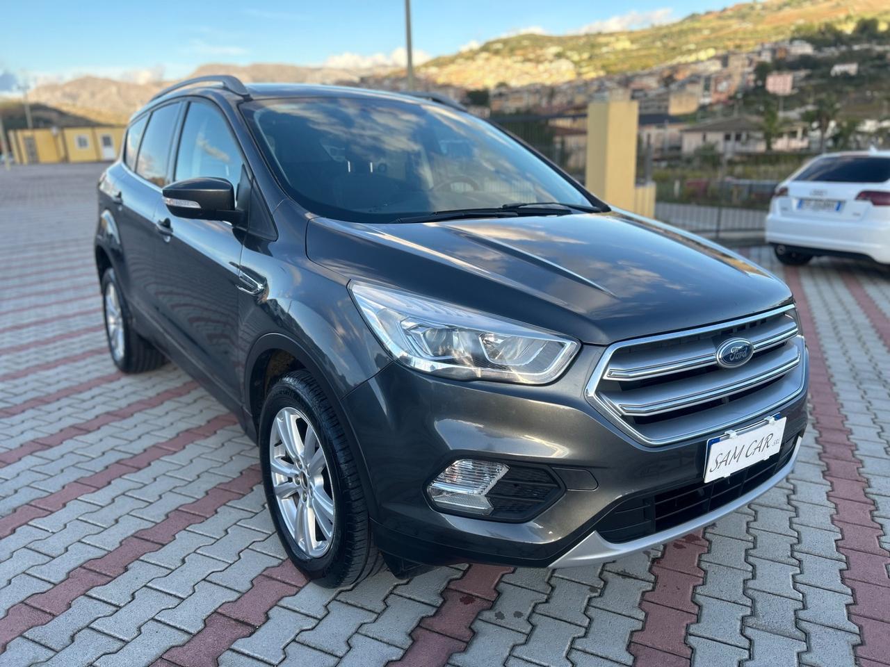 Ford Kuga 1.5 TDCI 120 CV S&S 2WD ST-Line