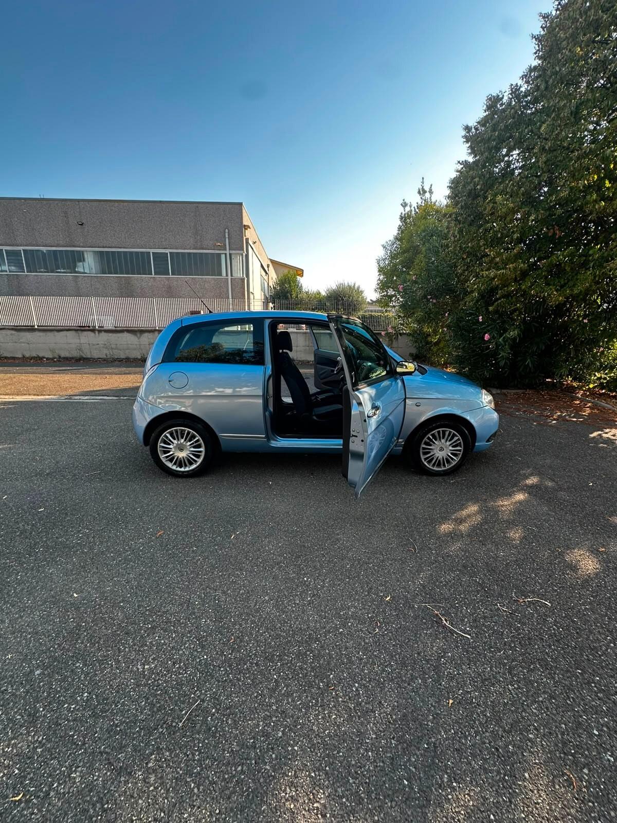Lancia Ypsilon 1.2 SOLAMENTE 60.000 KM