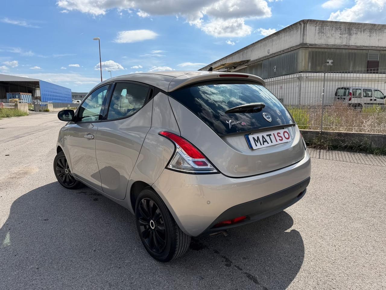 Lancia Ypsilon 100000 KM GARANZIA 12 MESI