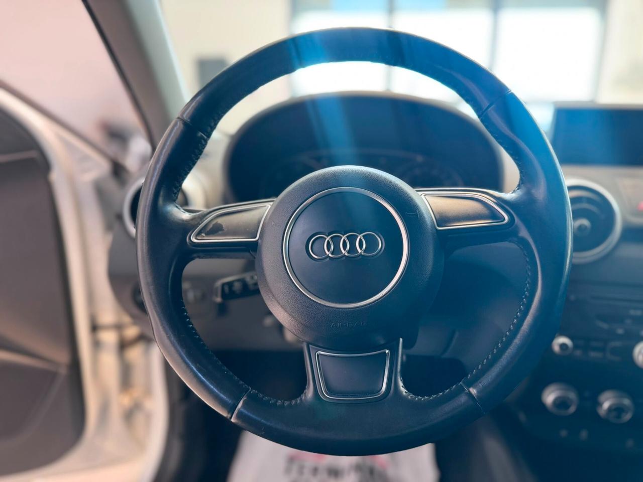 Audi A1 SPB 1.6 TDI Admired 90cv S-LINE