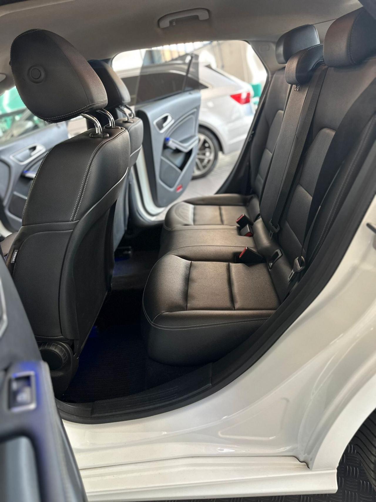 Mercedes-benz CLA 200 d 4Matic Automatic Premium
