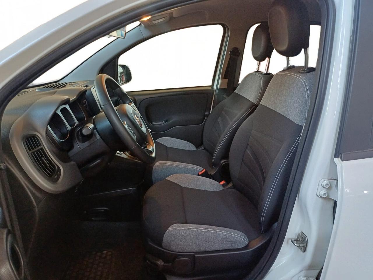 Fiat Panda 1.0 Hybrid City Life | da €140,00 al mese